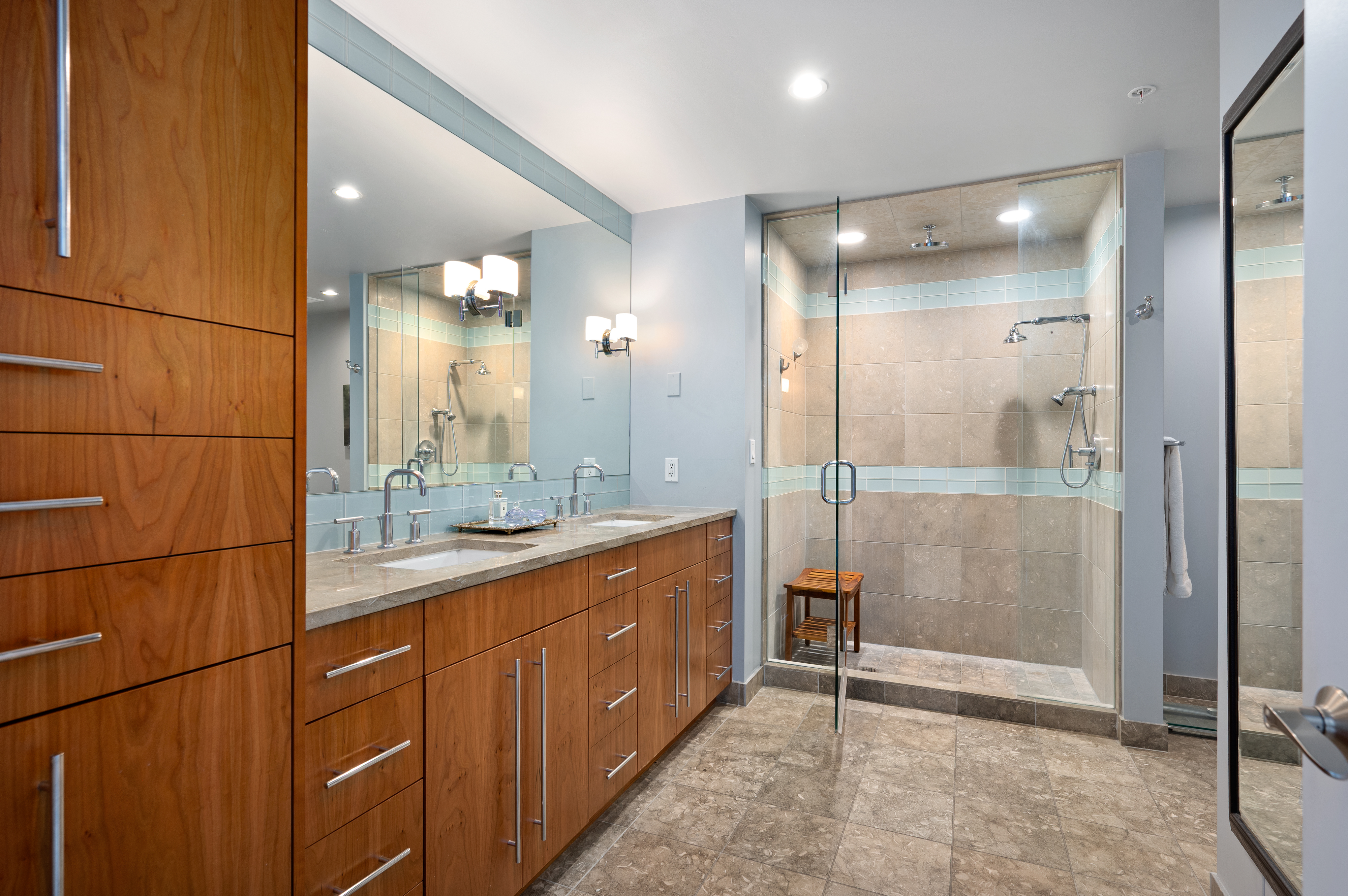  Impeccably Maintained Residence With Incredible Mountain And City Views - 物件實景