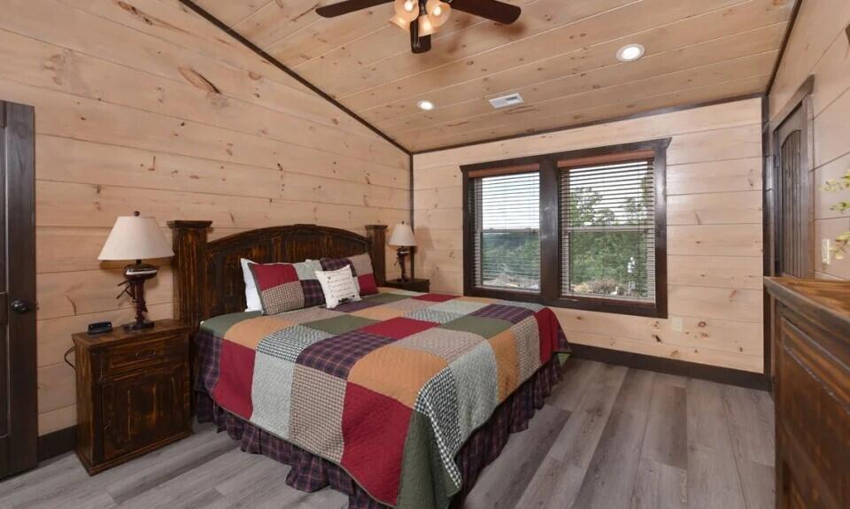 Sevierville, Tennessee, 37876, United States, 16 Bedrooms Bedrooms, ,17 BathroomsBathrooms,Residential,For Sale,1977076