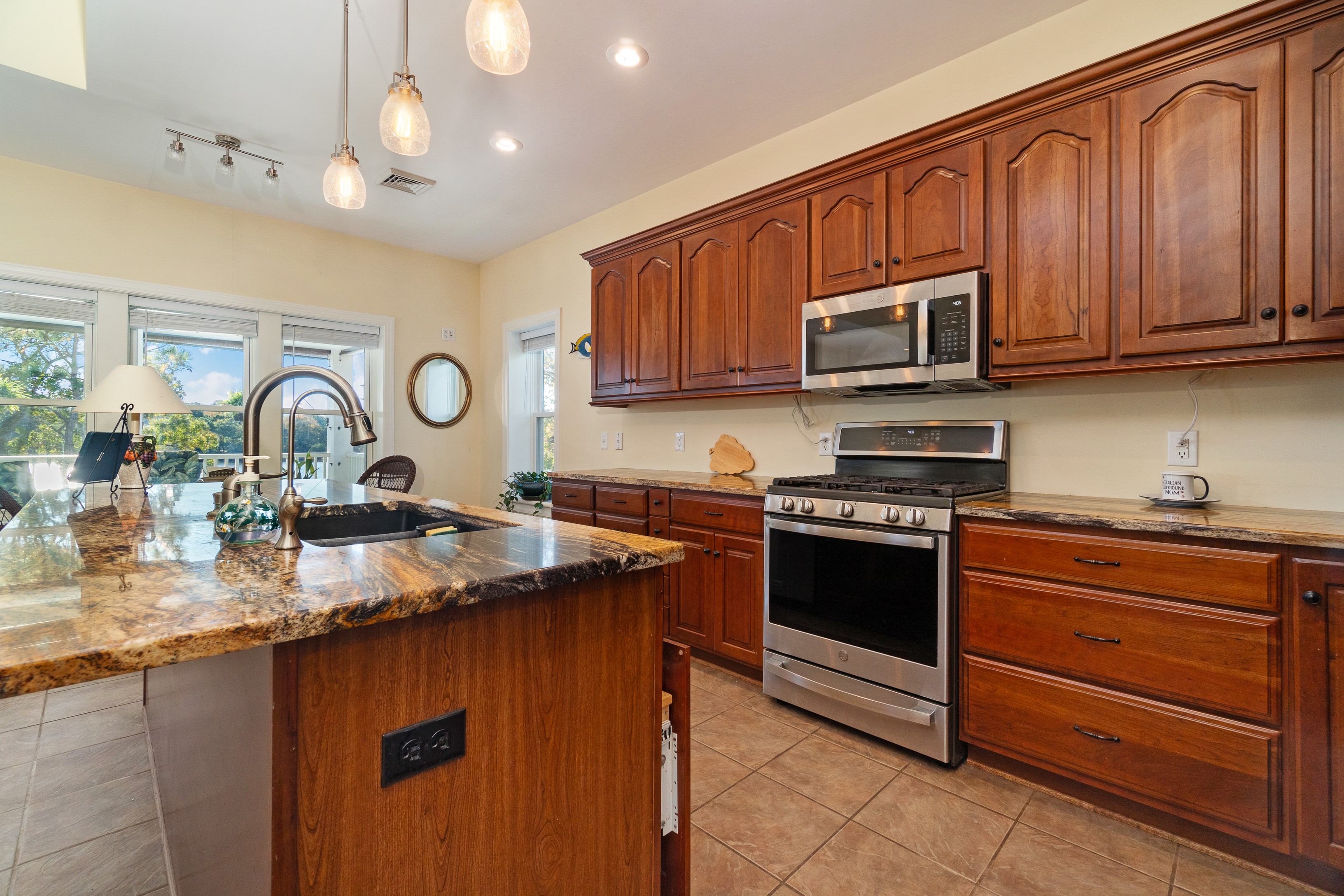 Oriental, North Carolina, 28571, United States, 3 Bedrooms Bedrooms, ,3 BathroomsBathrooms,Residential,For Sale,1985657