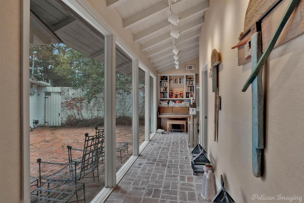 Shreveport, Louisiana, 71106, United States, 5 Bedrooms Bedrooms, ,4 BathroomsBathrooms,Residential,For Sale,1829039