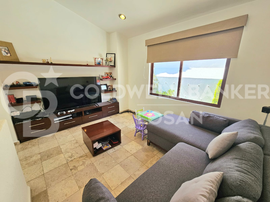 Naucalpan de Juárez, Estado de méxico, 53297, Mexico, 3 Bedrooms Bedrooms, ,3 BathroomsBathrooms,Residential,For Sale,1916979