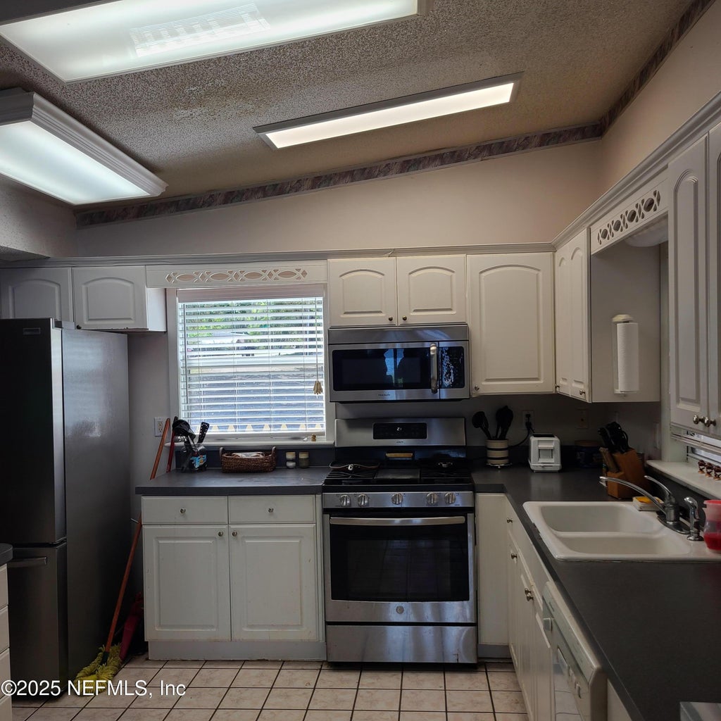 Crescent City, Florida, 32112, United States, 3 Bedrooms Bedrooms, ,2 BathroomsBathrooms,Residential,For Sale,1942531
