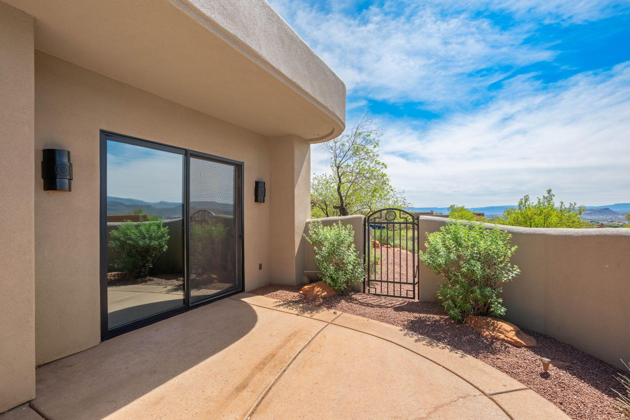 St George, Utah, 84770, United States, 4 Bedrooms Bedrooms, ,5 BathroomsBathrooms,Residential,For Sale,1976696