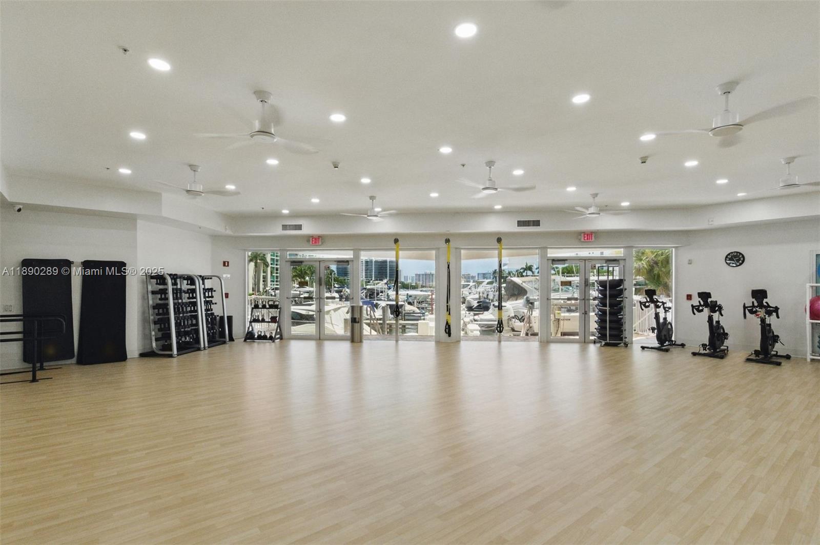 Aventura, Florida, 33180, United States, 3 Bedrooms Bedrooms, ,3 BathroomsBathrooms,Residential,For Sale,1961419