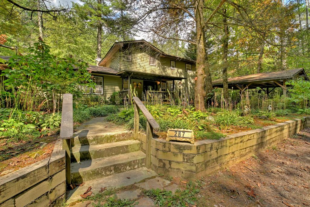 Blue Ridge, Georgia, 30513, United States, 4 Bedrooms Bedrooms, ,4 BathroomsBathrooms,Residential,For Sale,1859104