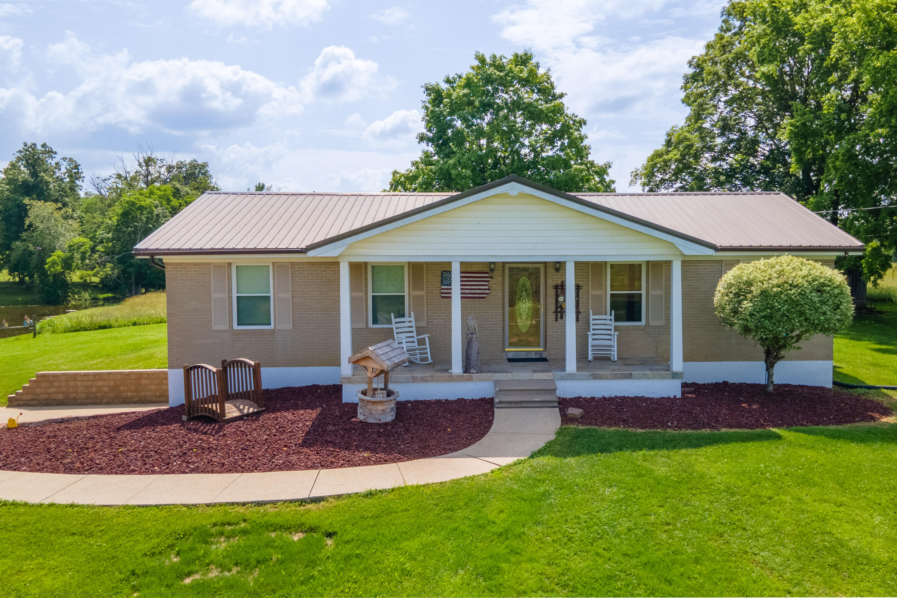 Paint Lick, Kentucky, 40461, United States, 5 Bedrooms Bedrooms, ,1 BathroomBathrooms,Residential,For Sale,1847619