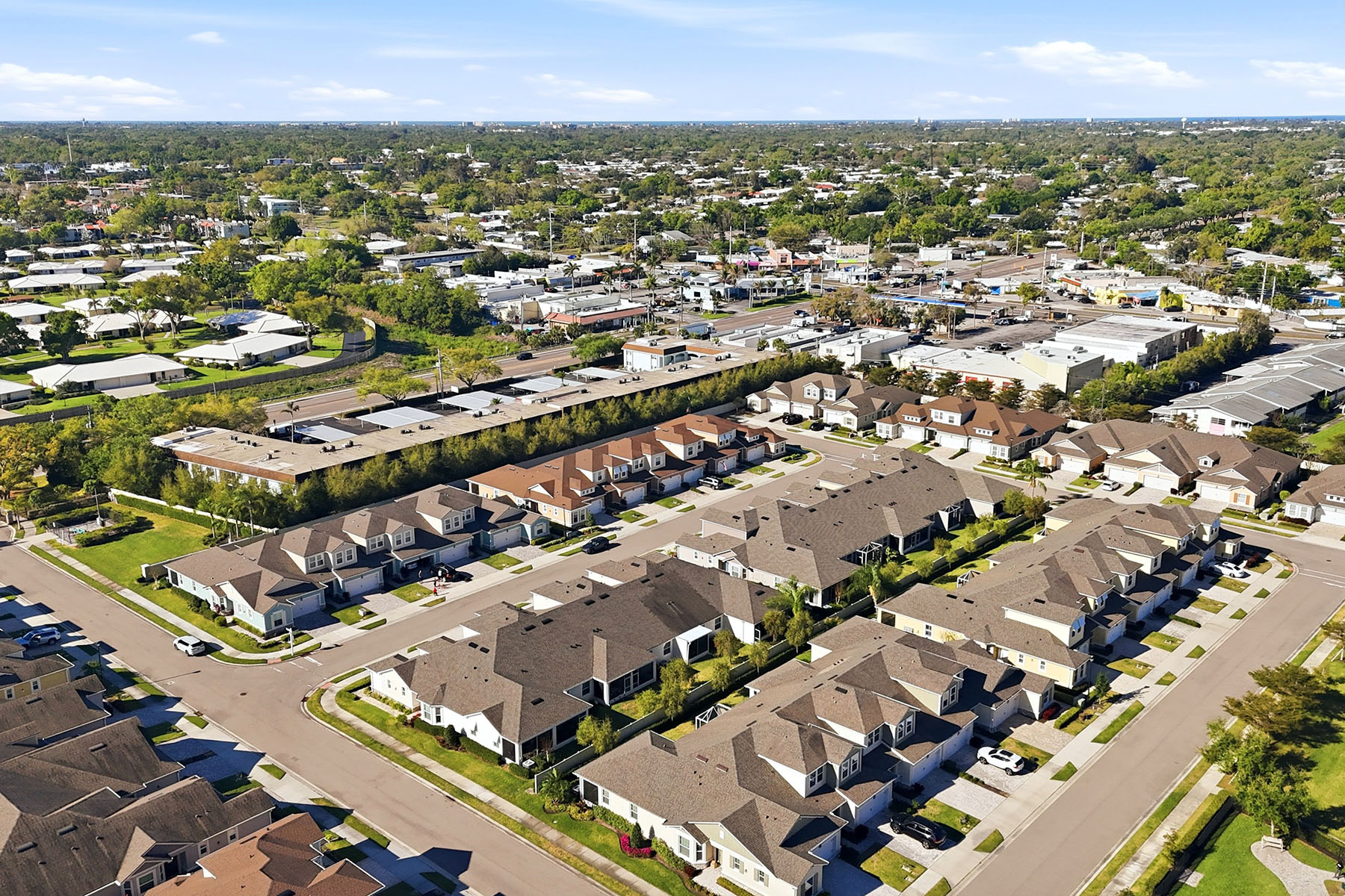  ENCLAVE/FRST LAKES - 物件實景