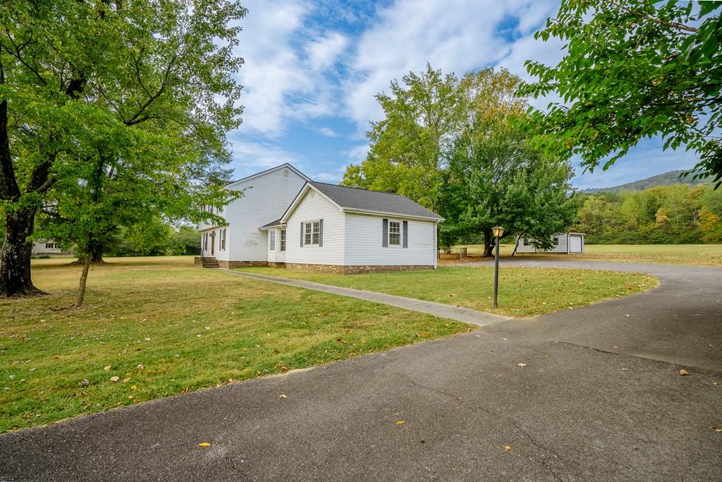 DALTON, Georgia, 30720, United States, 5 Bedrooms Bedrooms, ,3 BathroomsBathrooms,Residential,For Sale,1939085