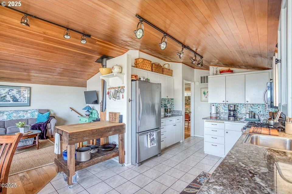 South Beach, Oregon, 97366, United States, 2 Bedrooms Bedrooms, ,2 BathroomsBathrooms,Residential,For Sale,1762023