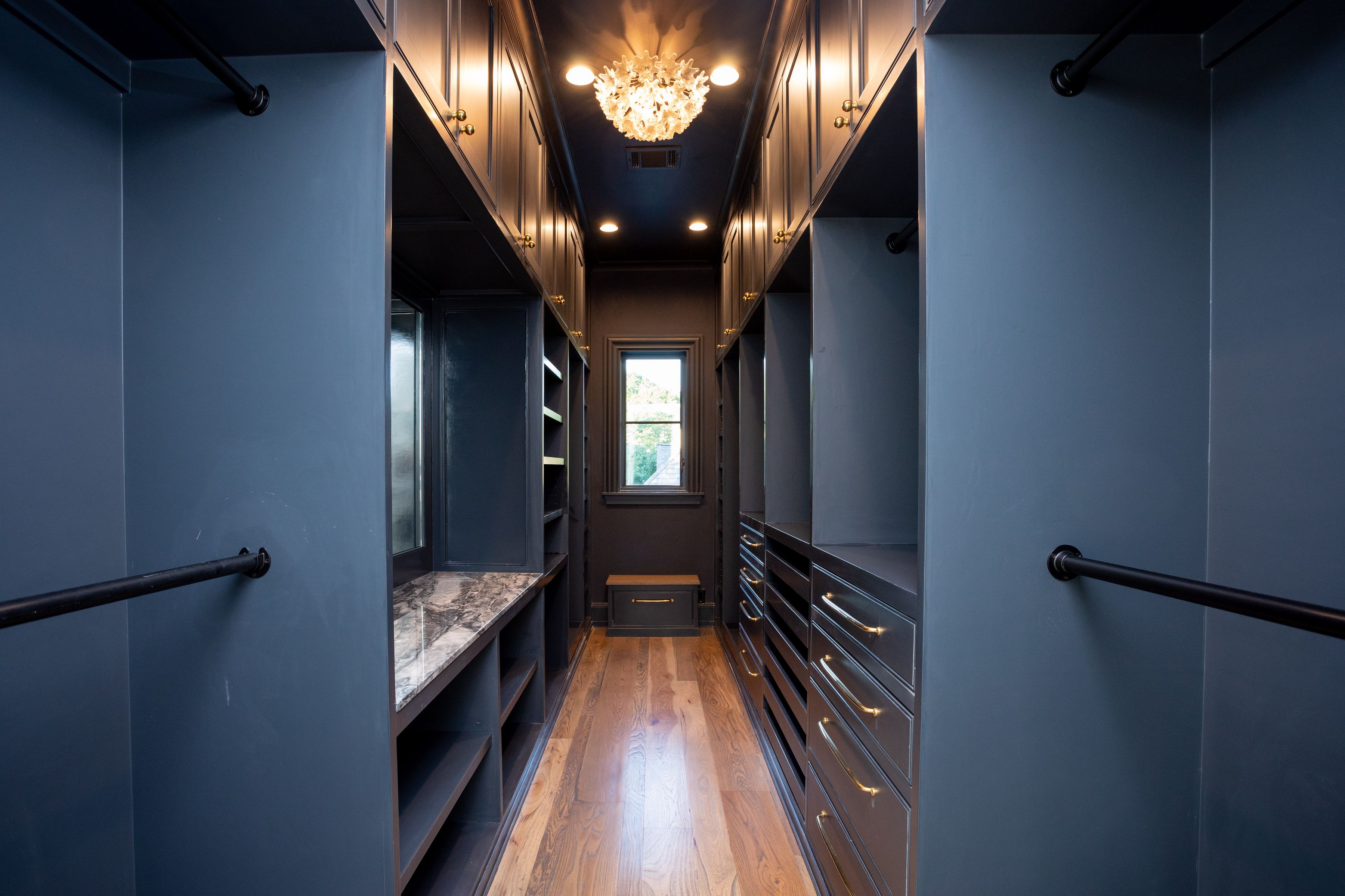  2535 Inwood Drive - 物件實景