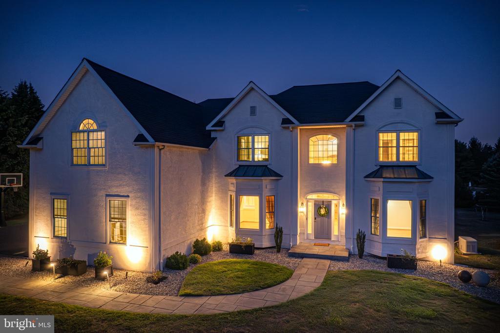Newtown, Pennsylvania, 18940, United States, 4 Bedrooms Bedrooms, ,4 BathroomsBathrooms,Residential,For Sale,1941043