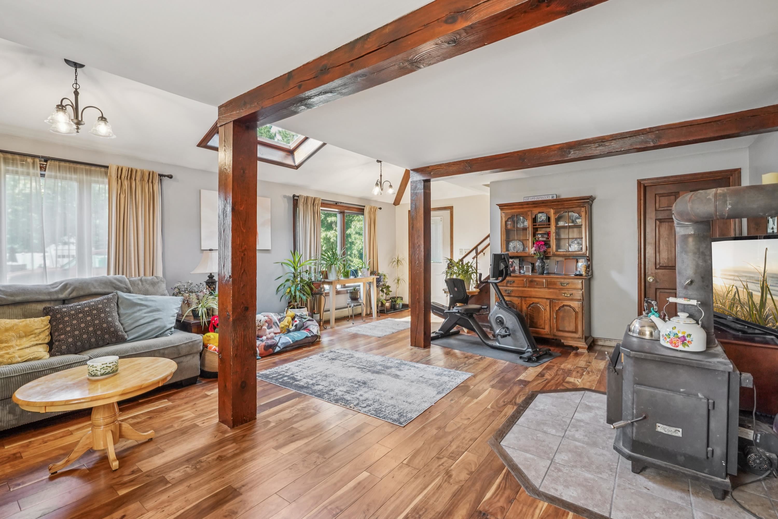 Kingston, New Hampshire, 03848, United States, 3 Bedrooms Bedrooms, ,2 BathroomsBathrooms,Residential,For Sale,1975396