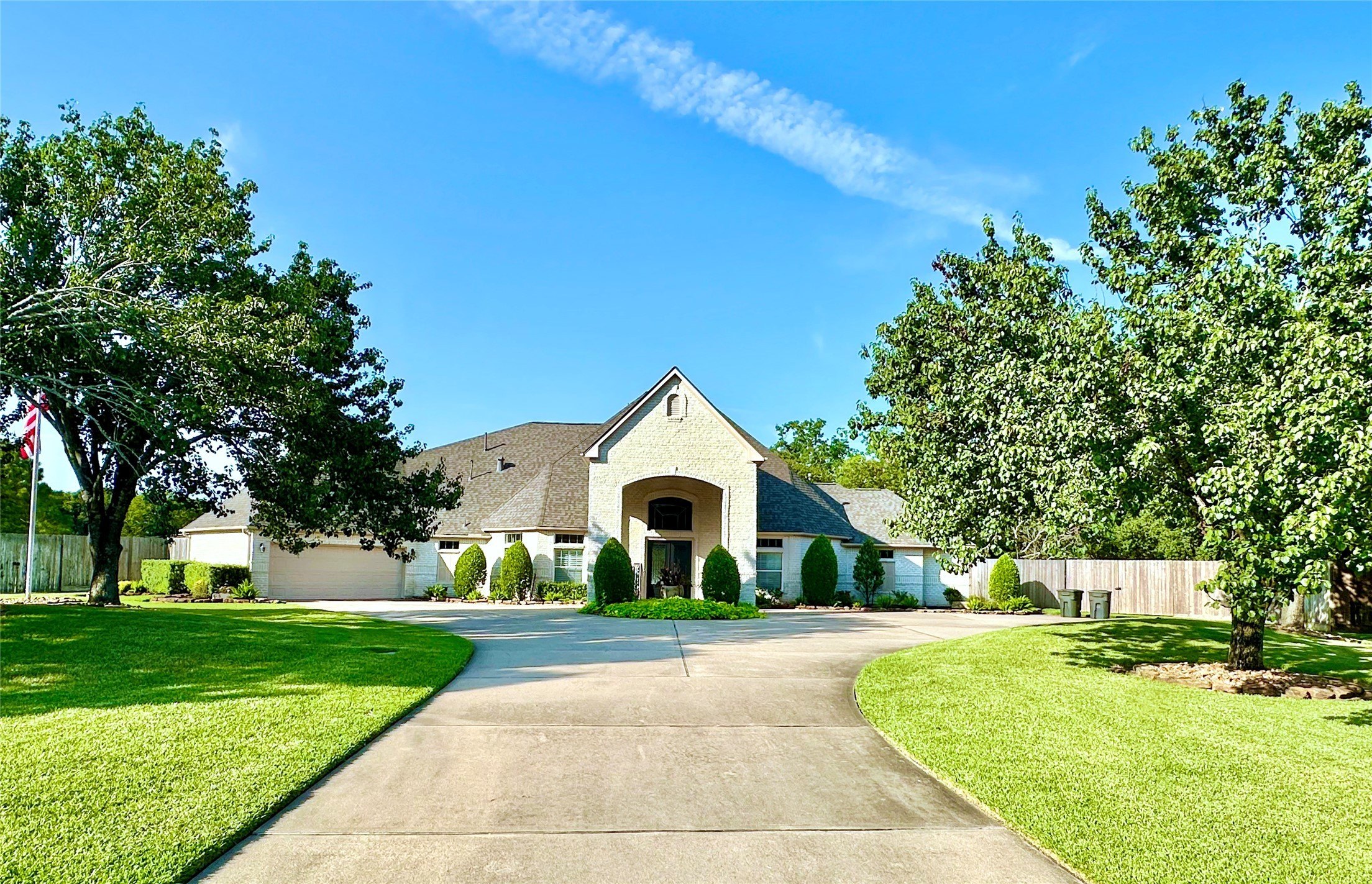 Friendswood, Texas, 77546, United States, 3 Bedrooms Bedrooms, ,5 BathroomsBathrooms,Residential,For Sale,1908024
