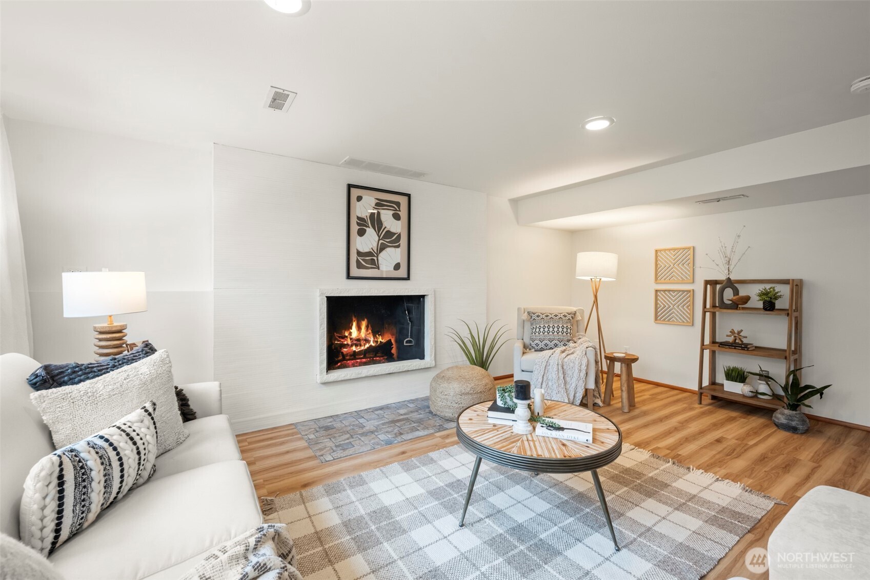 Des Moines, Washington, 98198, United States, 4 Bedrooms Bedrooms, ,2 BathroomsBathrooms,Residential,For Sale,1987867