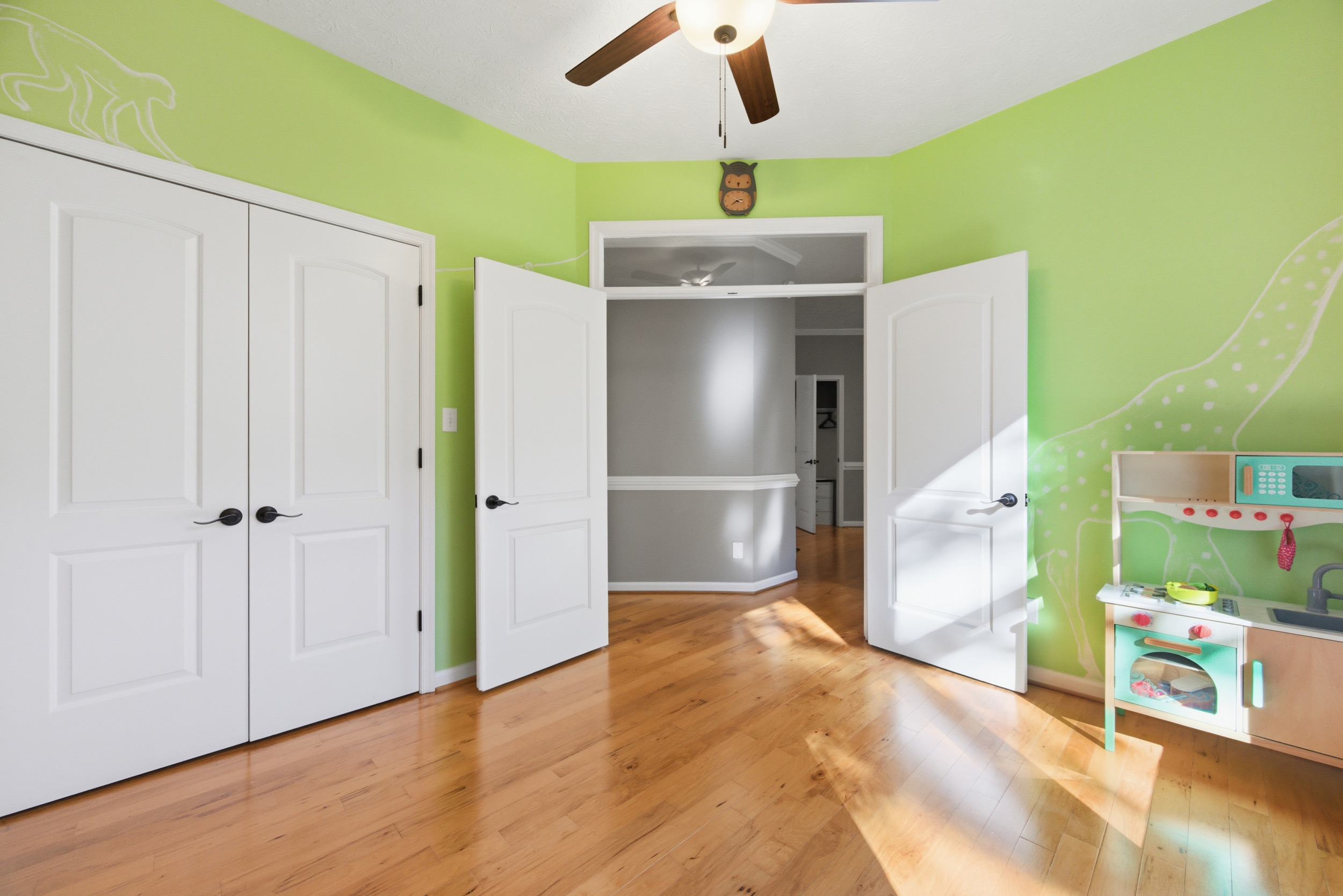 Yorktown, Virginia, 23693, United States, 6 Bedrooms Bedrooms, ,3 BathroomsBathrooms,Residential,For Sale,1988039