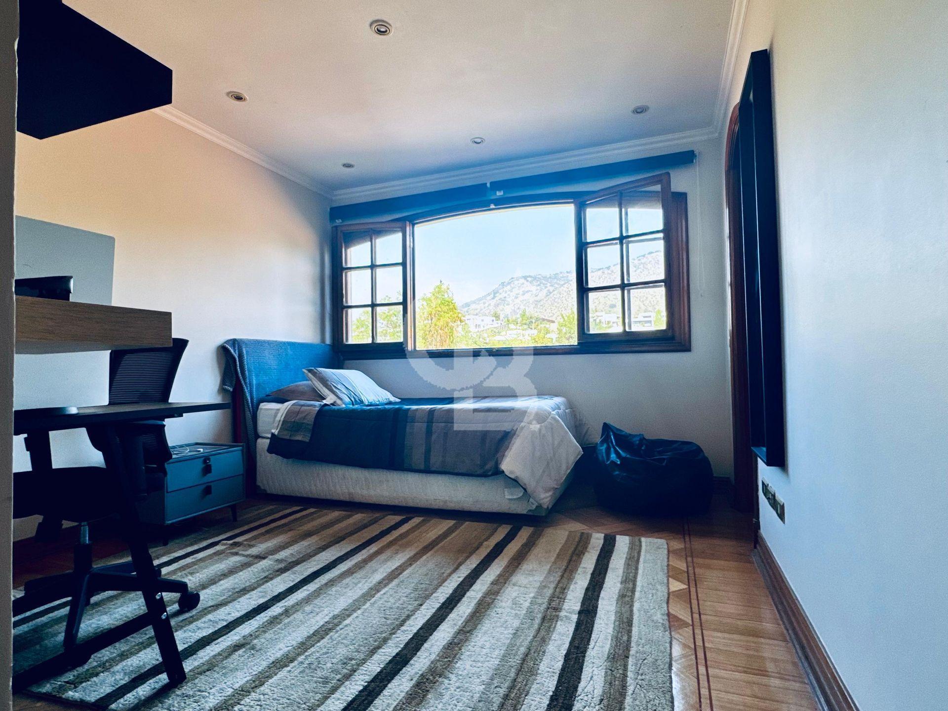 Lo Barnechea, Chile, 5 Bedrooms Bedrooms, ,5 BathroomsBathrooms,Residential,For Sale,1966133