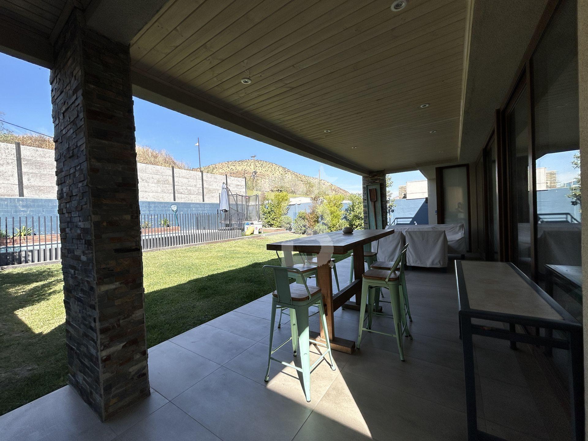 Colina, Chile, 4 Bedrooms Bedrooms, ,3 BathroomsBathrooms,Residential,For Sale,1986265