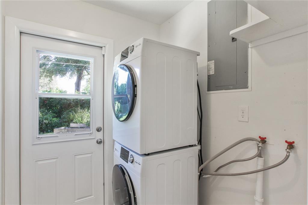 Winter Park, Florida, 32792, United States, 4 Bedrooms Bedrooms, ,2 BathroomsBathrooms,Residential,For Sale,1991999