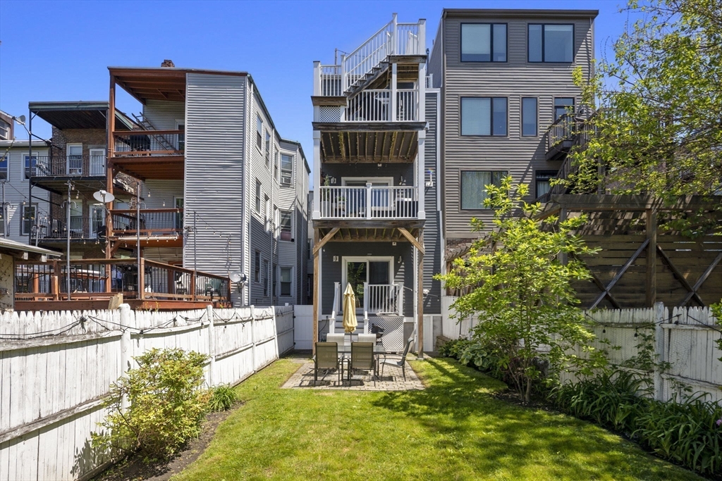 Boston, Massachusetts, 02128, United States, 2 Bedrooms Bedrooms, ,2 BathroomsBathrooms,Residential,For Sale,2048108