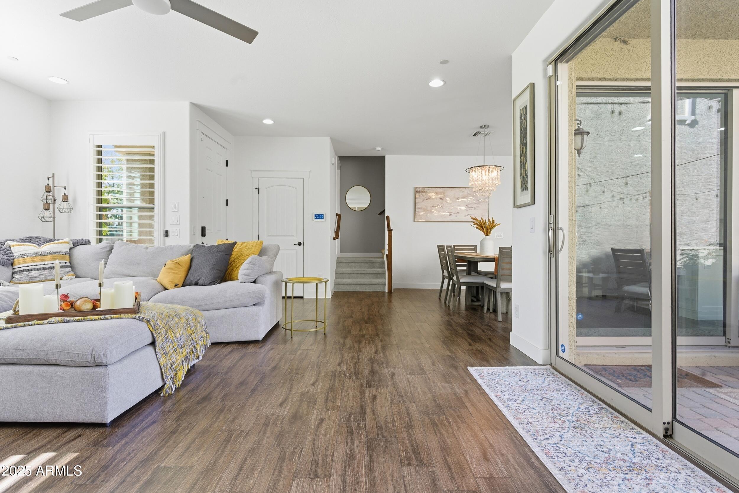 Gilbert, Arizona, 85297, United States, 3 Bedrooms Bedrooms, ,3 BathroomsBathrooms,Residential,For Sale,1991176