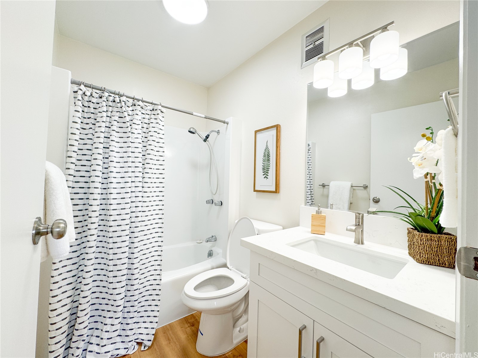 Aiea, Hawaii, 96701, United States, 3 Bedrooms Bedrooms, ,3 BathroomsBathrooms,Residential,For Sale,1962399