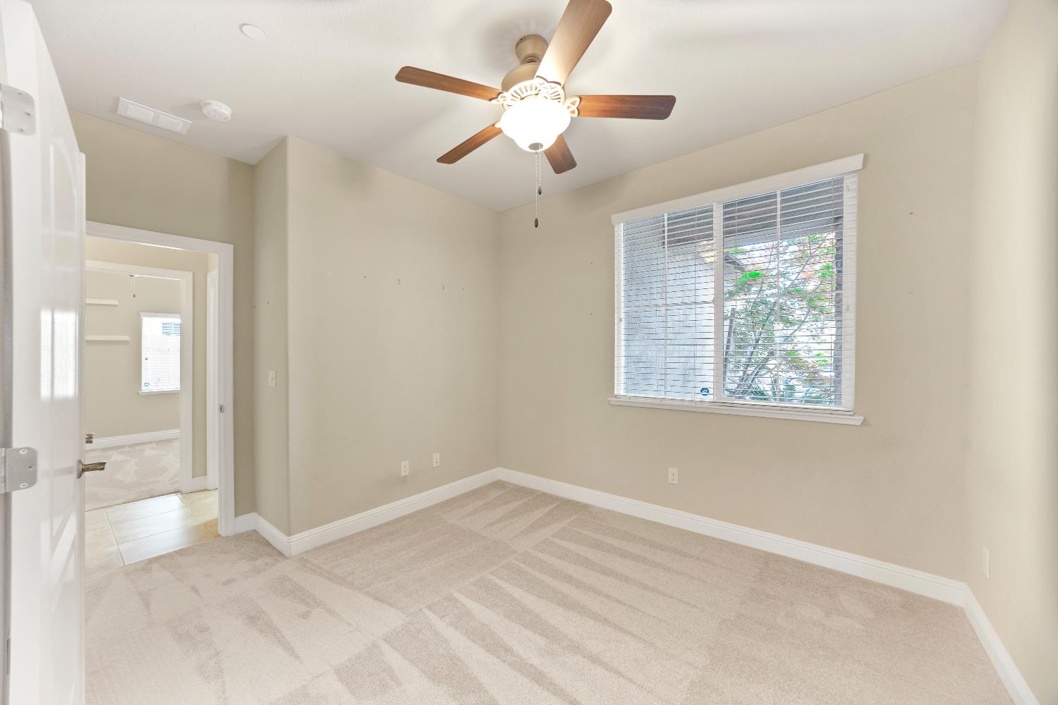 Roseville, California, 95661, United States, 3 Bedrooms Bedrooms, ,2 BathroomsBathrooms,Residential,For Sale,1987670