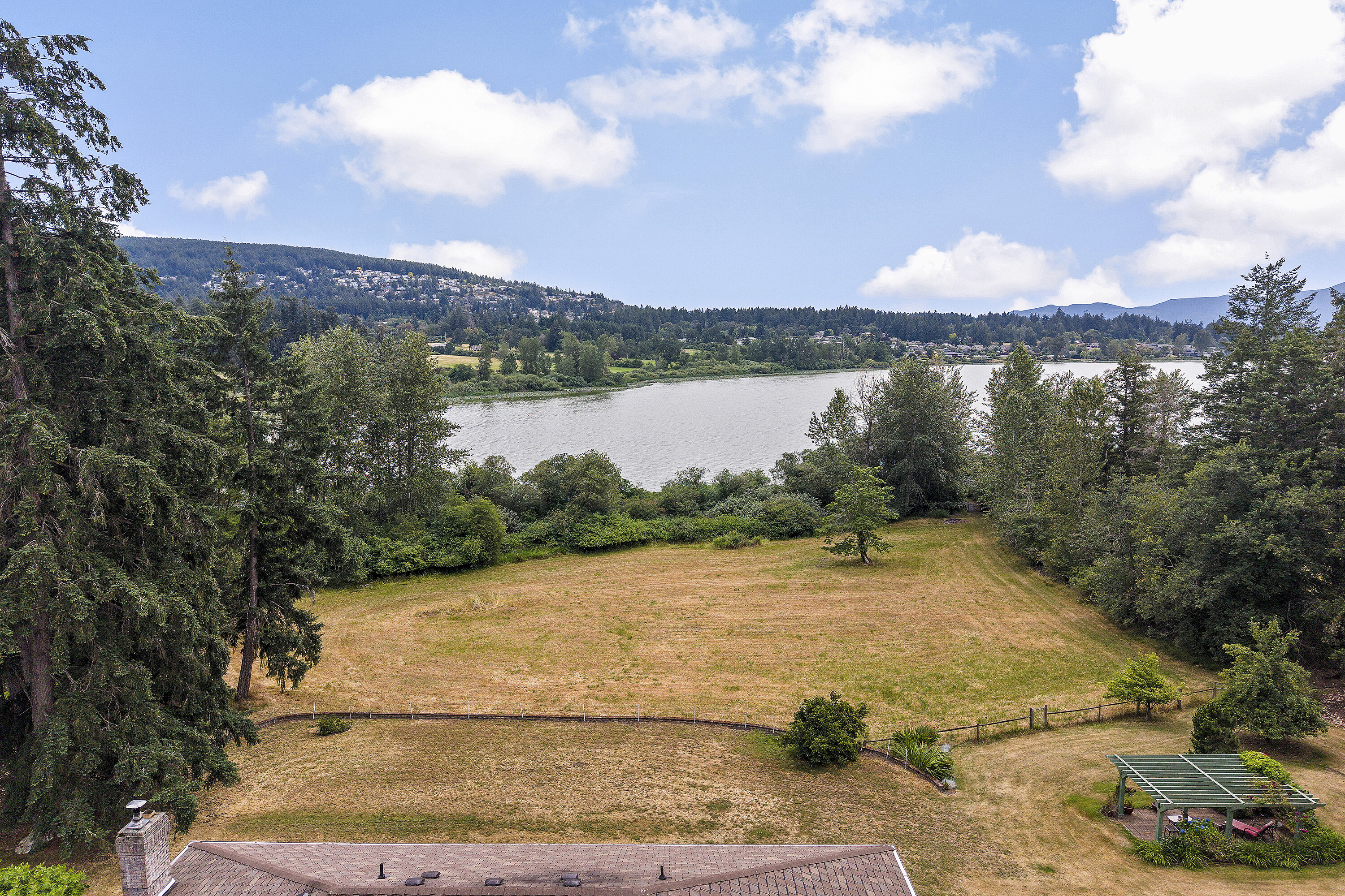  Remarkable Lakefront Estate - 物件實景