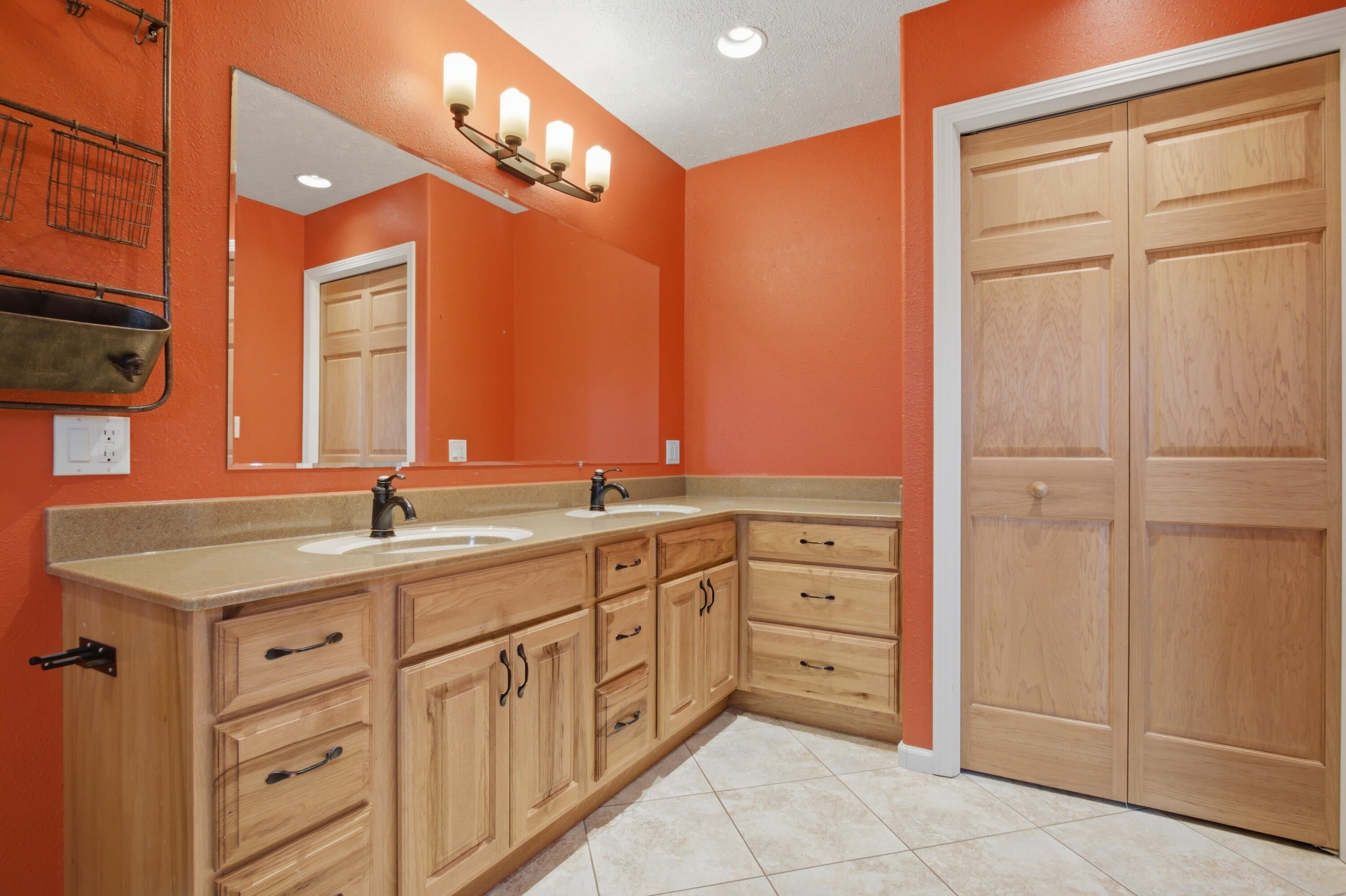 Selby, South Dakota, 57472, United States, 4 Bedrooms Bedrooms, ,Residential,For Sale,2049409