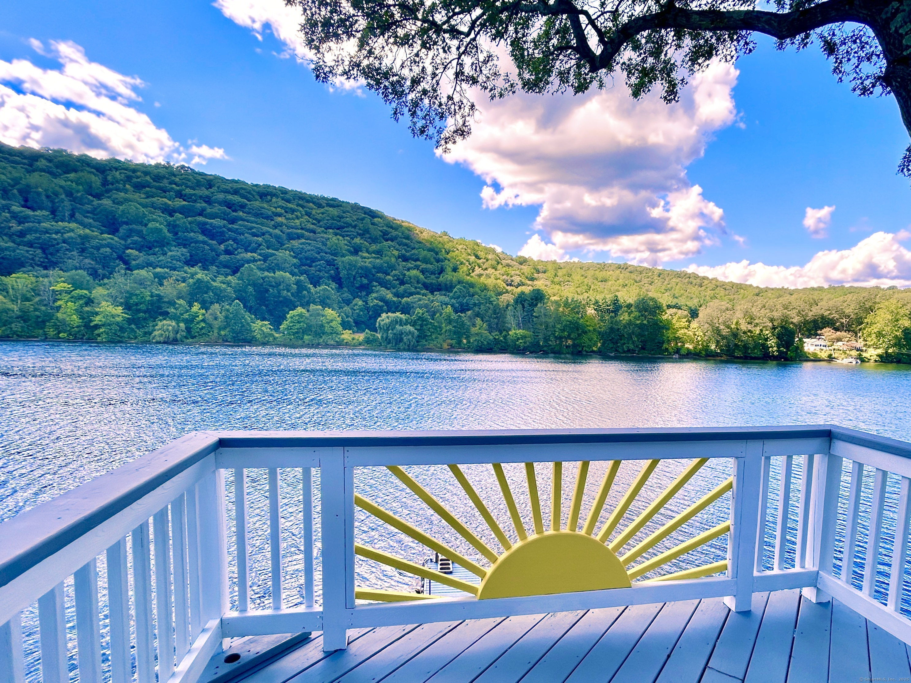 Seymour, Connecticut, 06483, United States, 3 Bedrooms Bedrooms, ,2 BathroomsBathrooms,Residential,For Sale,1933052