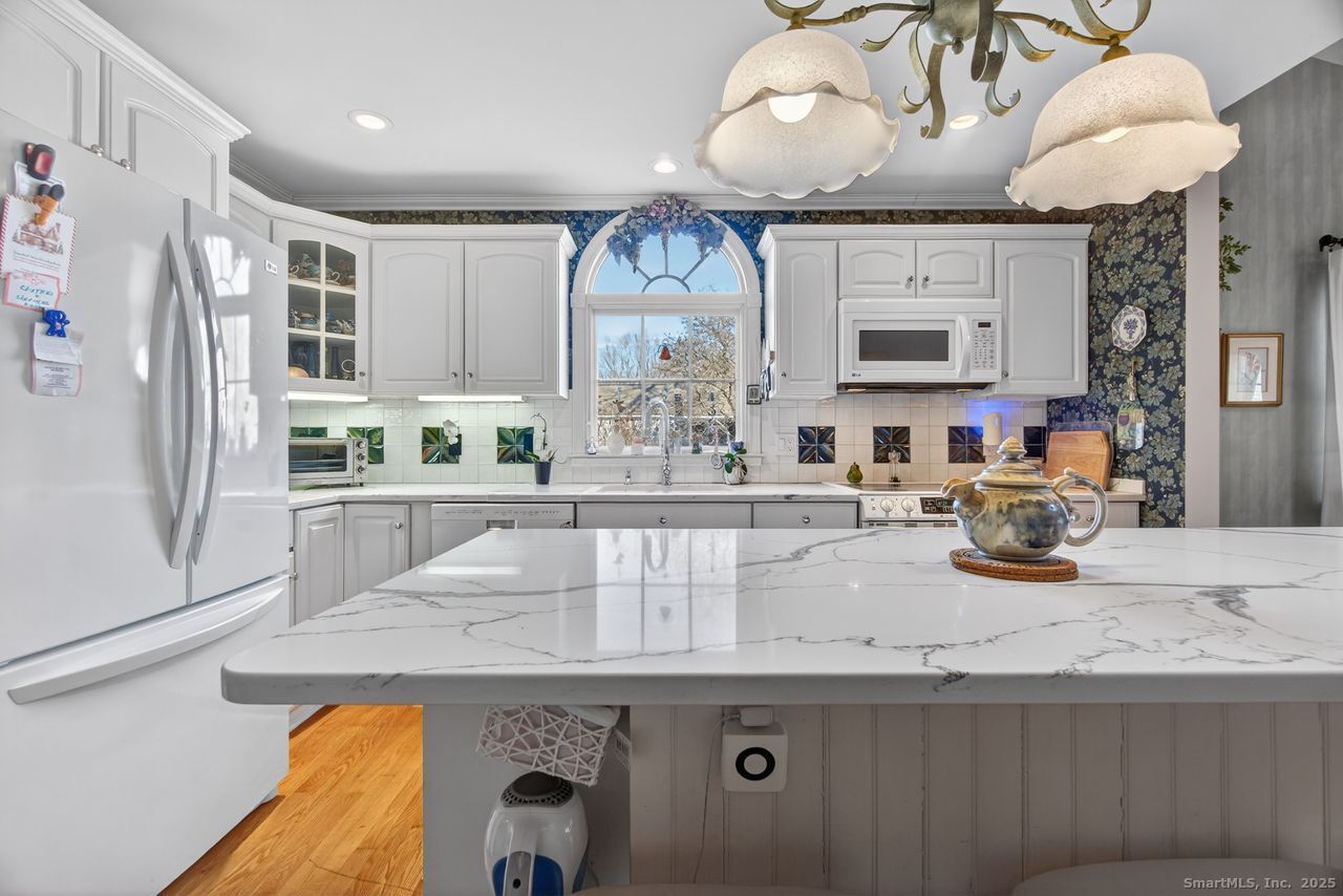 Guilford, Connecticut, 06437, United States, 3 Bedrooms Bedrooms, ,3 BathroomsBathrooms,Residential,For Sale,2003237