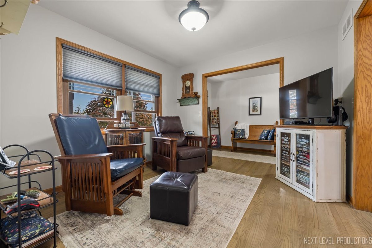 Leland, Illinois, 60531, United States, 3 Bedrooms Bedrooms, ,3 BathroomsBathrooms,Residential,For Sale,1980976