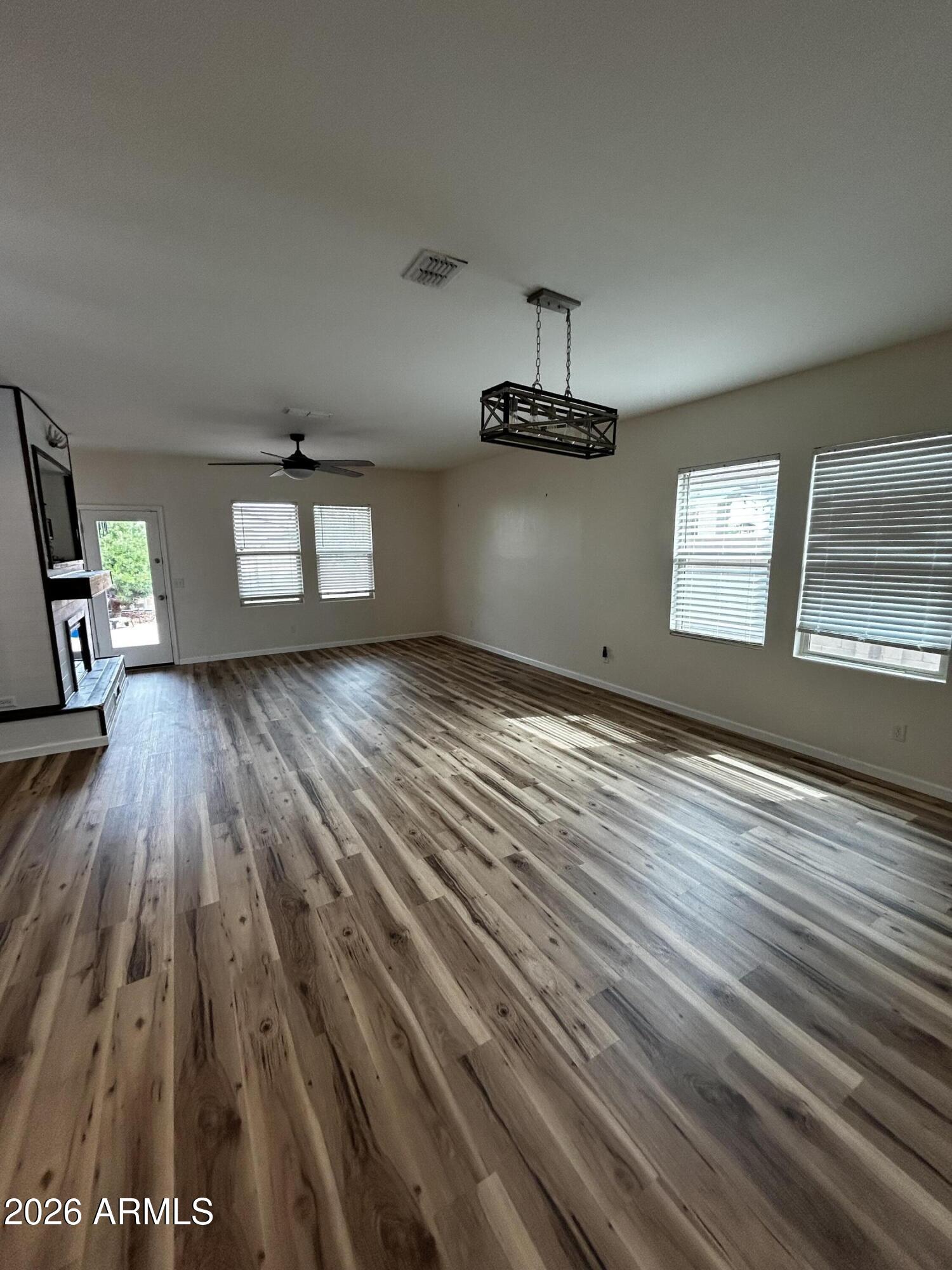  304 W White Sands Drive ¦San Tan Valley, AZ - 物件實景