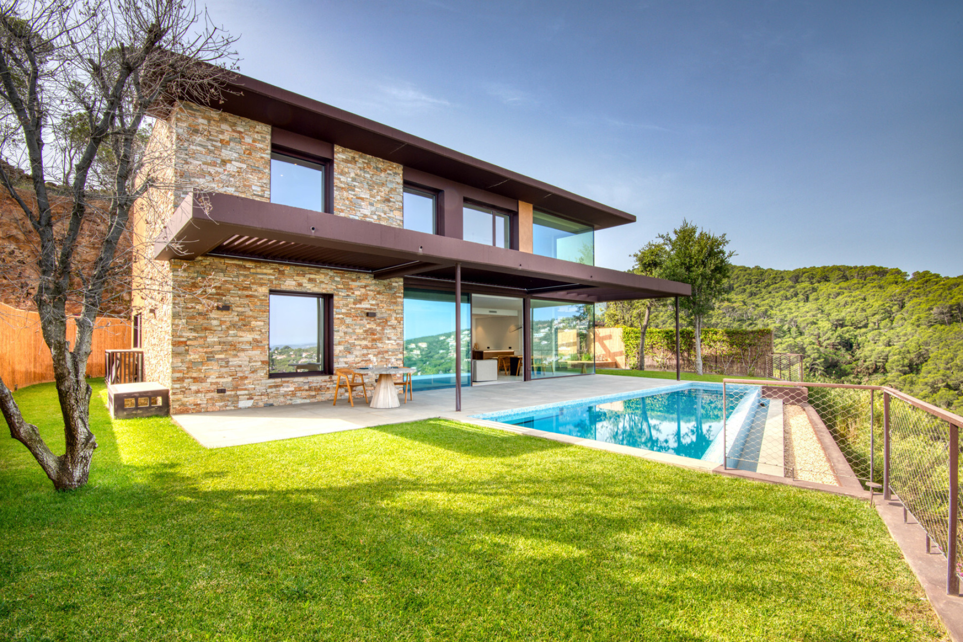 House with swimming pool and sea views in private urbanization in Sa Riera. - 物件實景