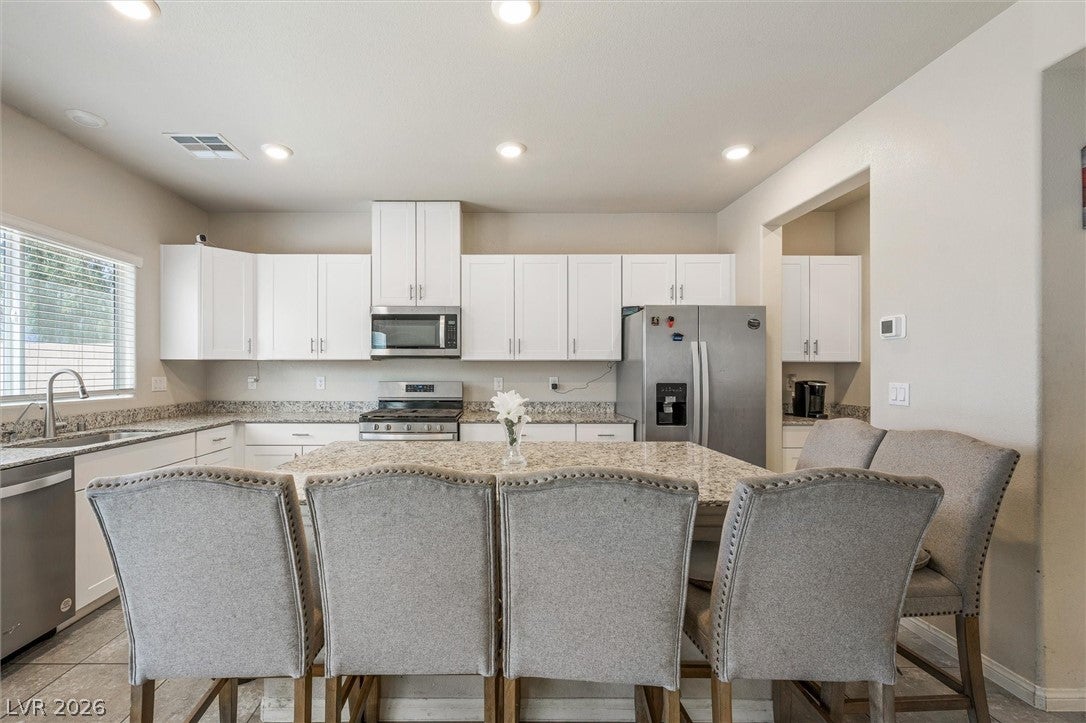 North Las Vegas, Nevada, 89032, United States, 5 Bedrooms Bedrooms, ,1 BathroomBathrooms,Residential,For Sale,2049129