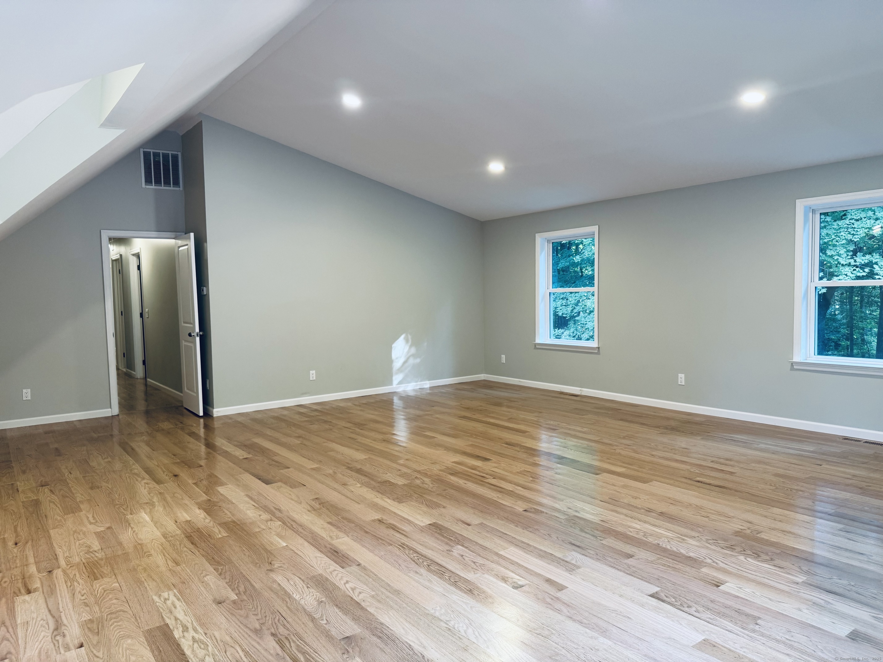 Newtown, Connecticut, 06482, United States, 4 Bedrooms Bedrooms, ,4 BathroomsBathrooms,Residential,For Sale,1917666