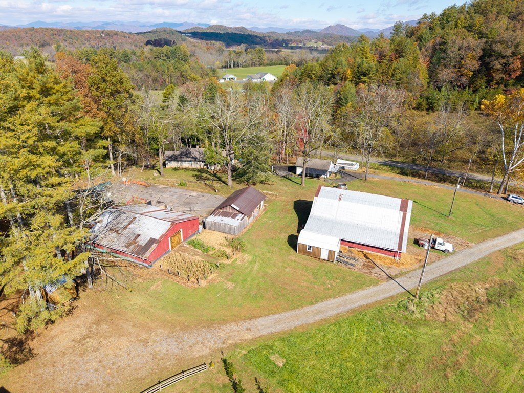 Brasstown, North Carolina, 28902, United States, 3 Bedrooms Bedrooms, ,3 BathroomsBathrooms,Residential,For Sale,1986118