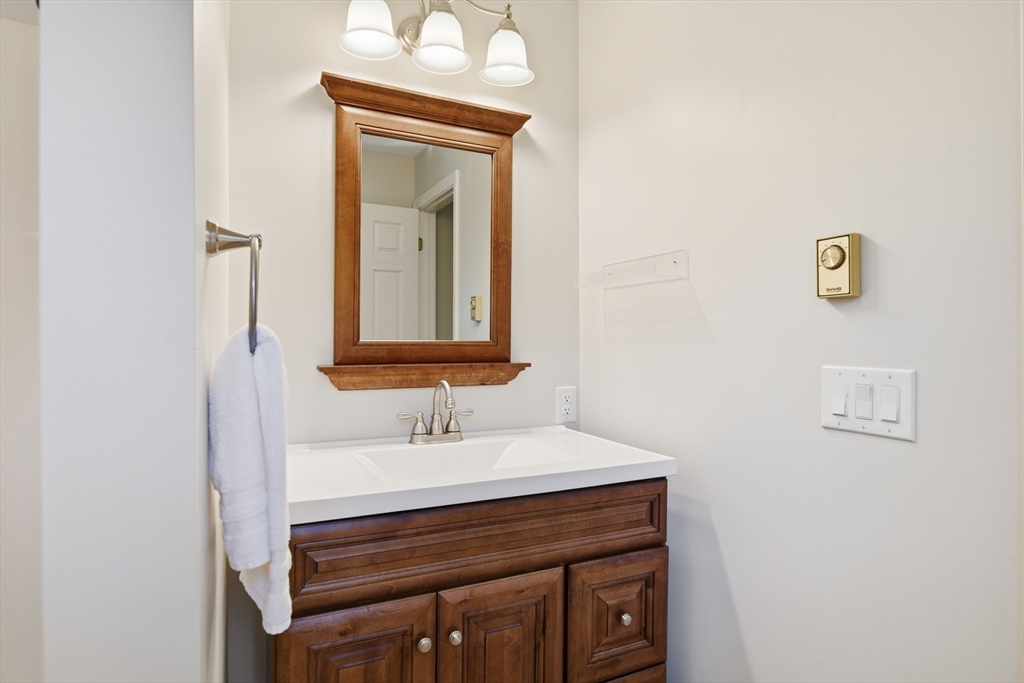 Monson, Massachusetts, 01057, United States, 4 Bedrooms Bedrooms, ,3 BathroomsBathrooms,Residential,For Sale,1969322