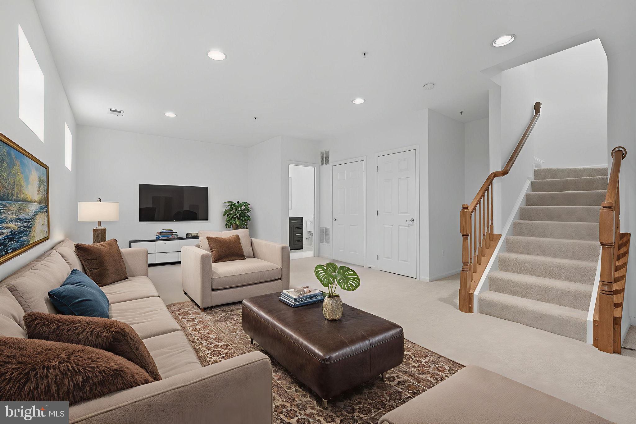 Fairfax, Virginia, 22033, United States, 3 Bedrooms Bedrooms, ,4 BathroomsBathrooms,Residential,For Sale,1975238