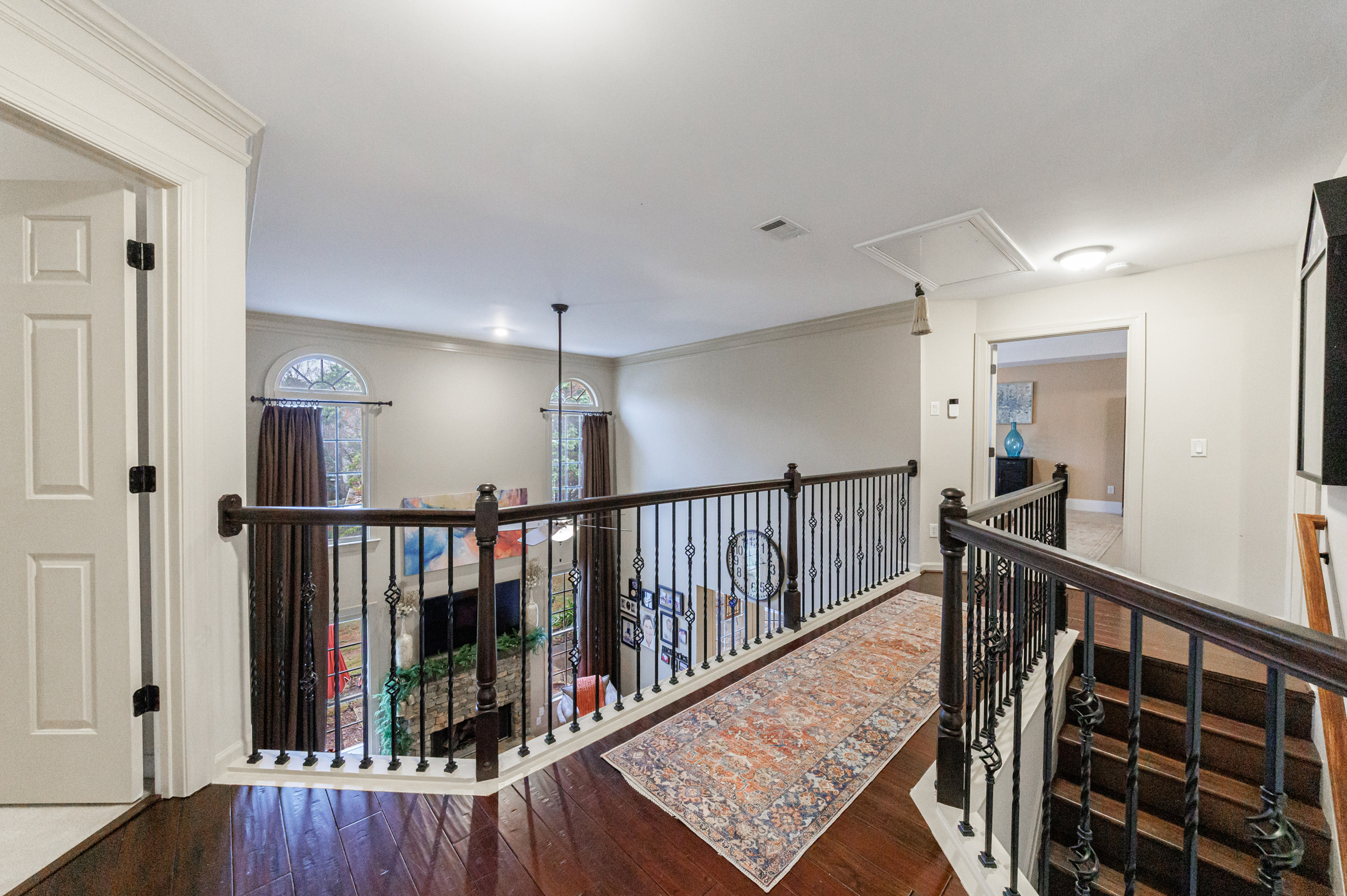  Beautifully Updated and Well Maintained Home in Sought-after Highcroft Community - 物件實景
