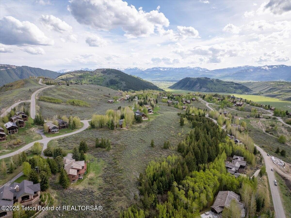 Jackson, Wyoming, 83001, United States, 4 Bedrooms Bedrooms, ,3 BathroomsBathrooms,Residential,For Sale,1845429