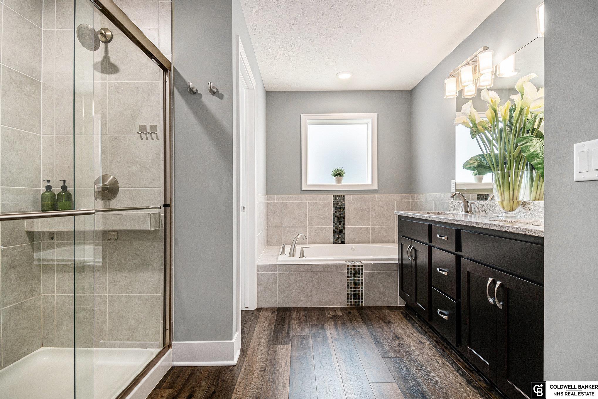 Bennington, Nebraska, 68007, United States, 6 Bedrooms Bedrooms, ,4 BathroomsBathrooms,Residential,For Sale,1969201