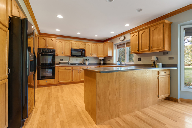 Huntley, Illinois, 60142, United States, 4 Bedrooms Bedrooms, ,3 BathroomsBathrooms,Residential,For Sale,1985712