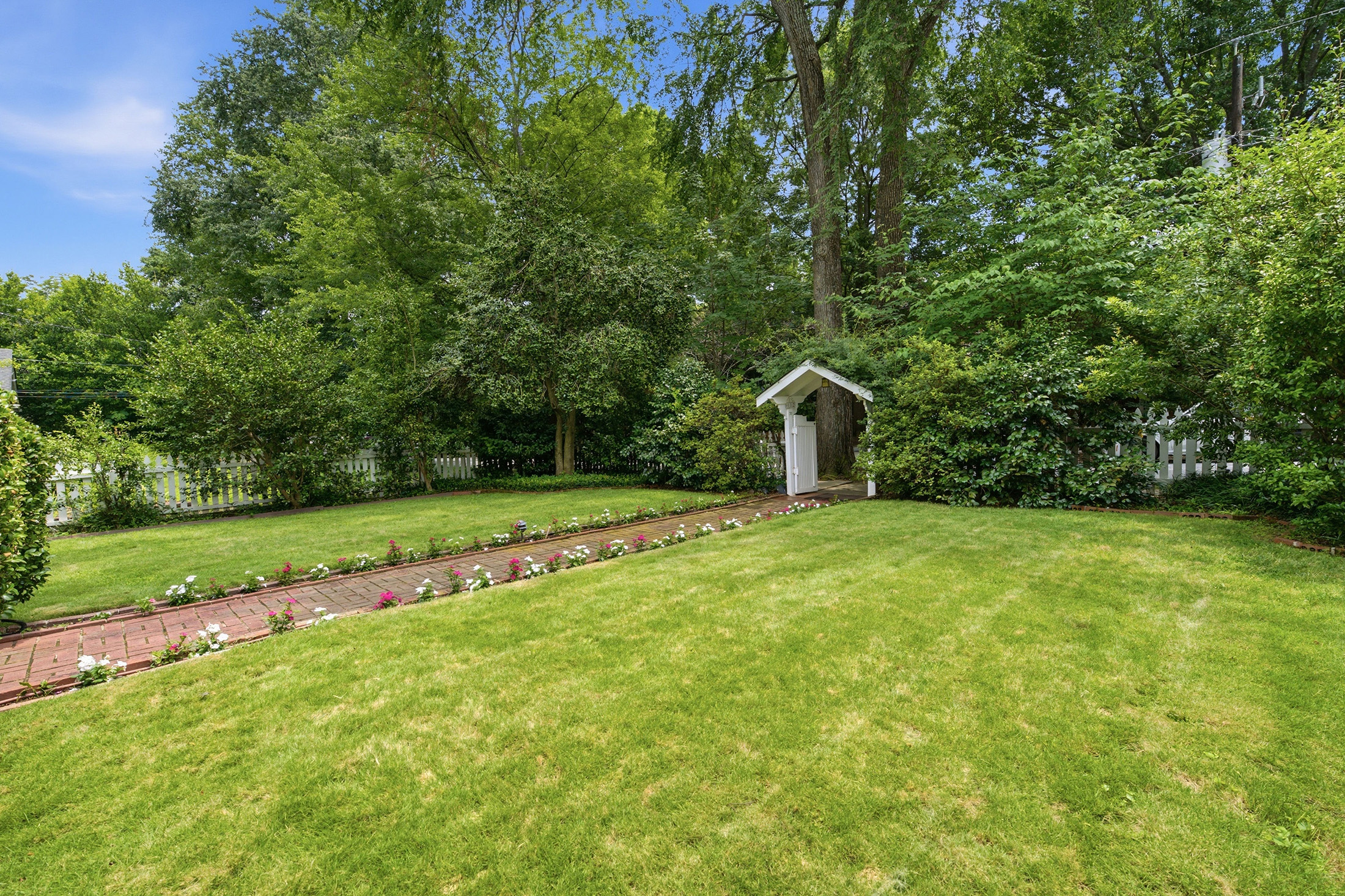  Enchanting 1920s Craftsman in an Ideal Virginia Highlands Location - 物件實景