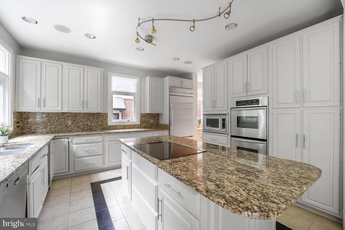 Washington, District of Columbia, 20016, United States, 5 Bedrooms Bedrooms, ,6 BathroomsBathrooms,Residential,For Sale,1896889