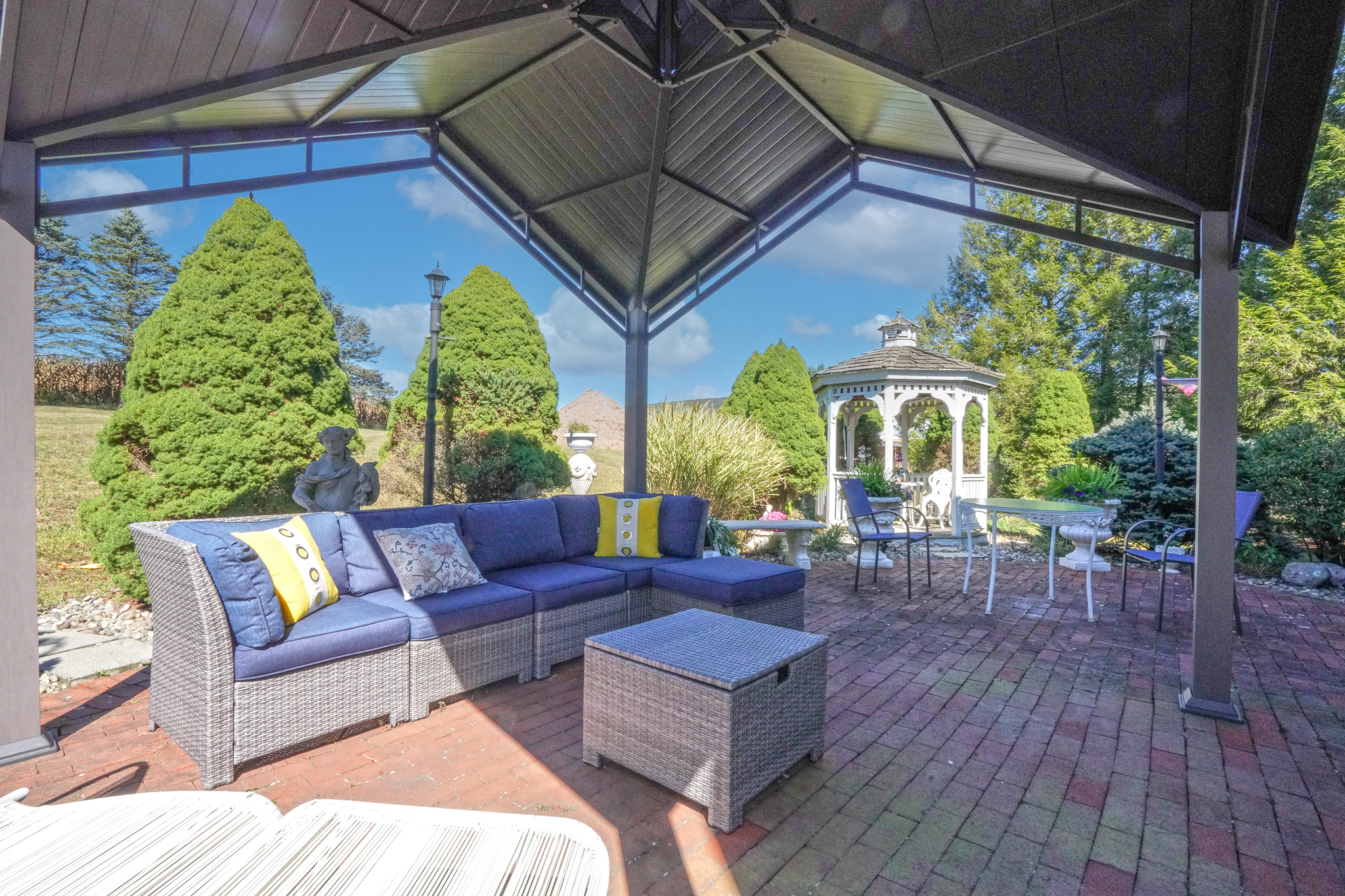 Tamaqua, Pennsylvania, 18252, United States, 4 Bedrooms Bedrooms, ,3 BathroomsBathrooms,Residential,For Sale,1980068