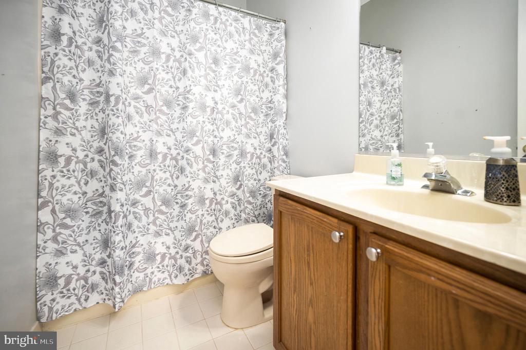 Sumerduck, Virginia, 22742, United States, 4 Bedrooms Bedrooms, ,5 BathroomsBathrooms,Residential,For Sale,2048793