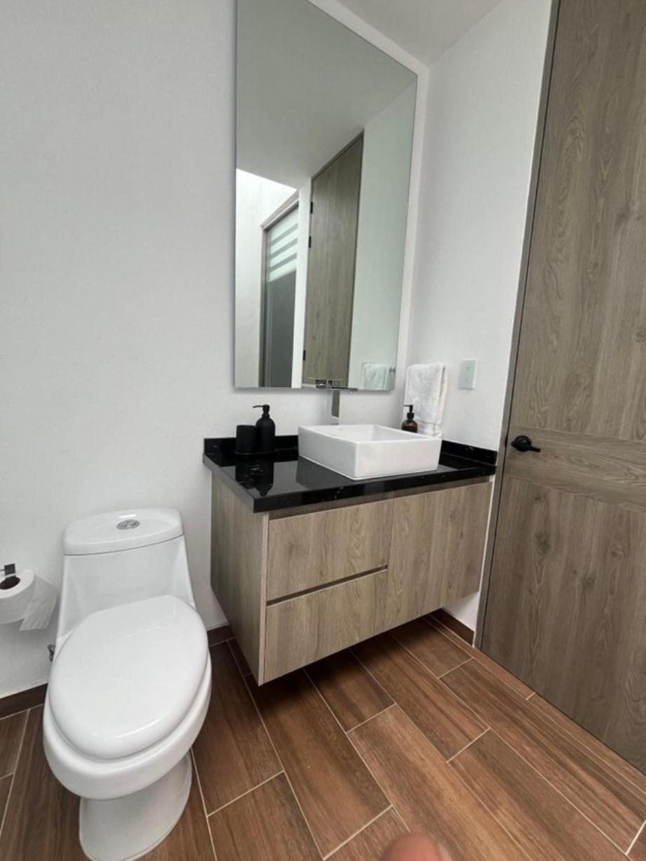 Metepec, Estado de méxico, 52172, Mexico, 3 Bedrooms Bedrooms, ,5 BathroomsBathrooms,Residential,For Sale,1804895