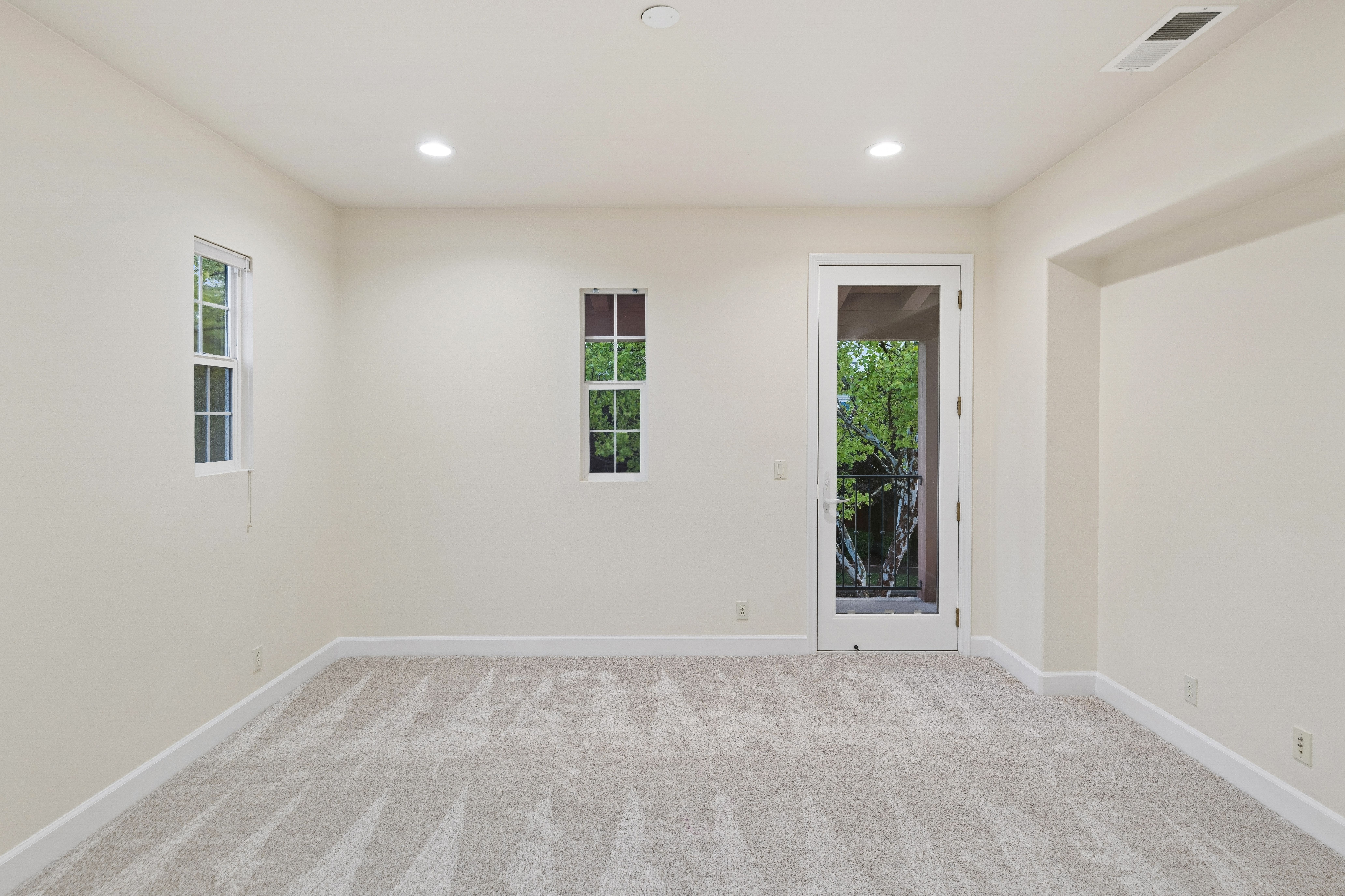  Panoramic Views and Timeless Design in This Stunning Shapell ?Gallery? Residence - 物件實景