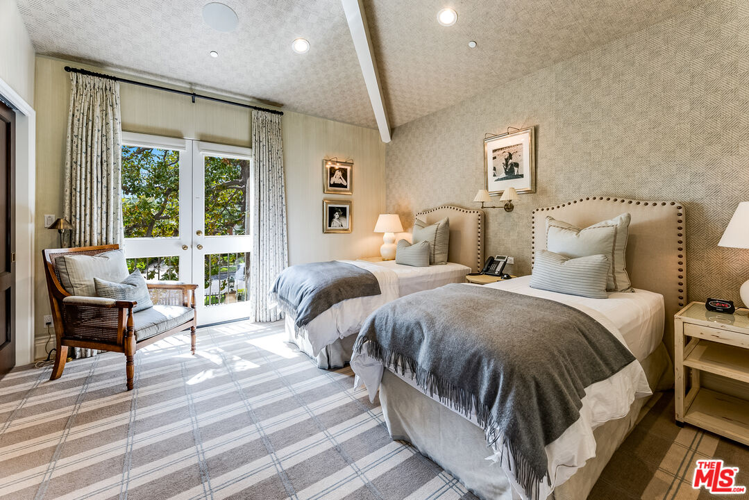 Beverly Hills, California, 90210, United States, 5 Bedrooms Bedrooms, ,6 BathroomsBathrooms,Residential,For Sale,1907457