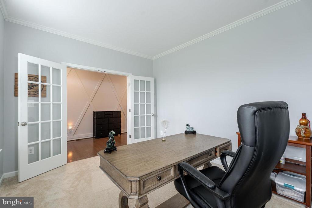 Charles Town, West Virginia, 25414, United States, 4 Bedrooms Bedrooms, ,5 BathroomsBathrooms,Residential,For Sale,1965453